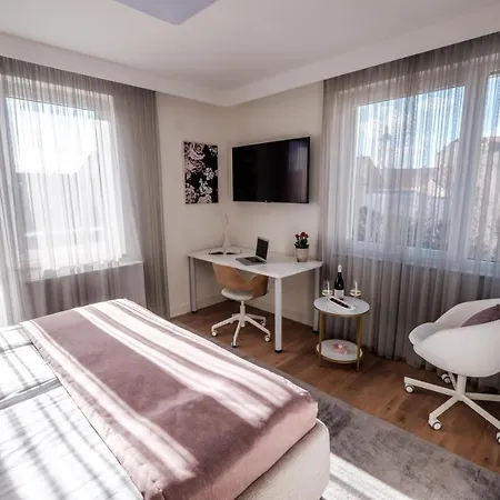 Adele Aparthotel Pecs