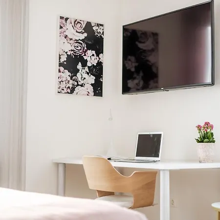 Adele Hotel de apartamente 4*