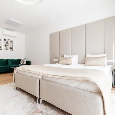 Hotel apartamentowy Adele 4*