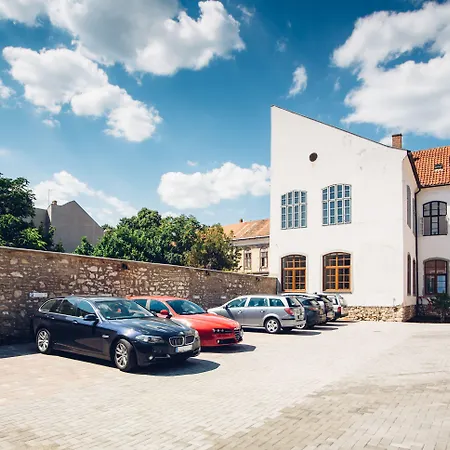 Апарт-отель Adele 4*