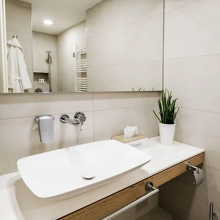 Adele Aparthotel Pecs