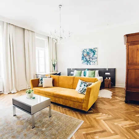 Apartmanhotel Adele 3*
