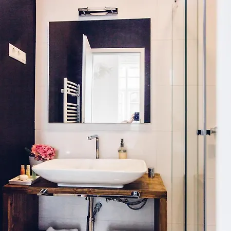 Adele Apartmanhotel