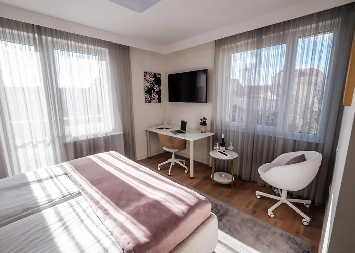 Adele Aparthotel Pecs