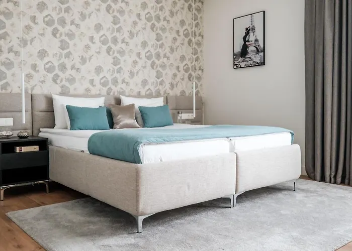 Adele Apartahotel 4*